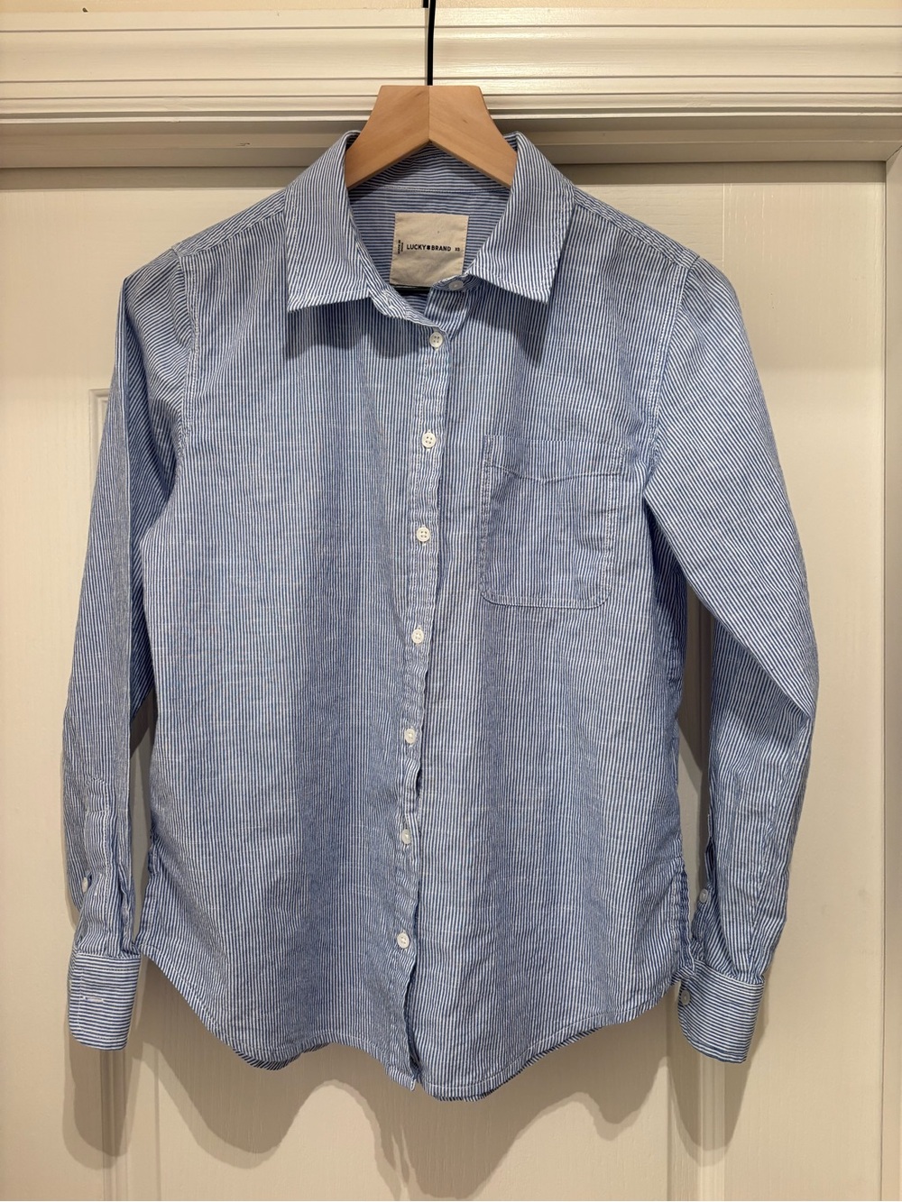 Men’s Lucky Brand Blue & White Striped Button-Down Shirt size XS